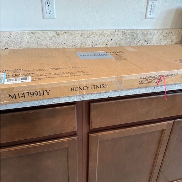 NEW Davinci Crib to Toddler Bed Conversion Kit Rail for Hayley/Birdie Honey - Picture 6 of 6